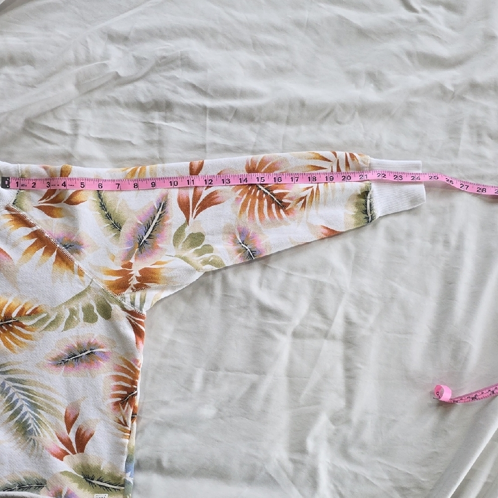 Billabong Cream Sweatshirt with Hawaiian Leaves Small - Picture 9 of 9